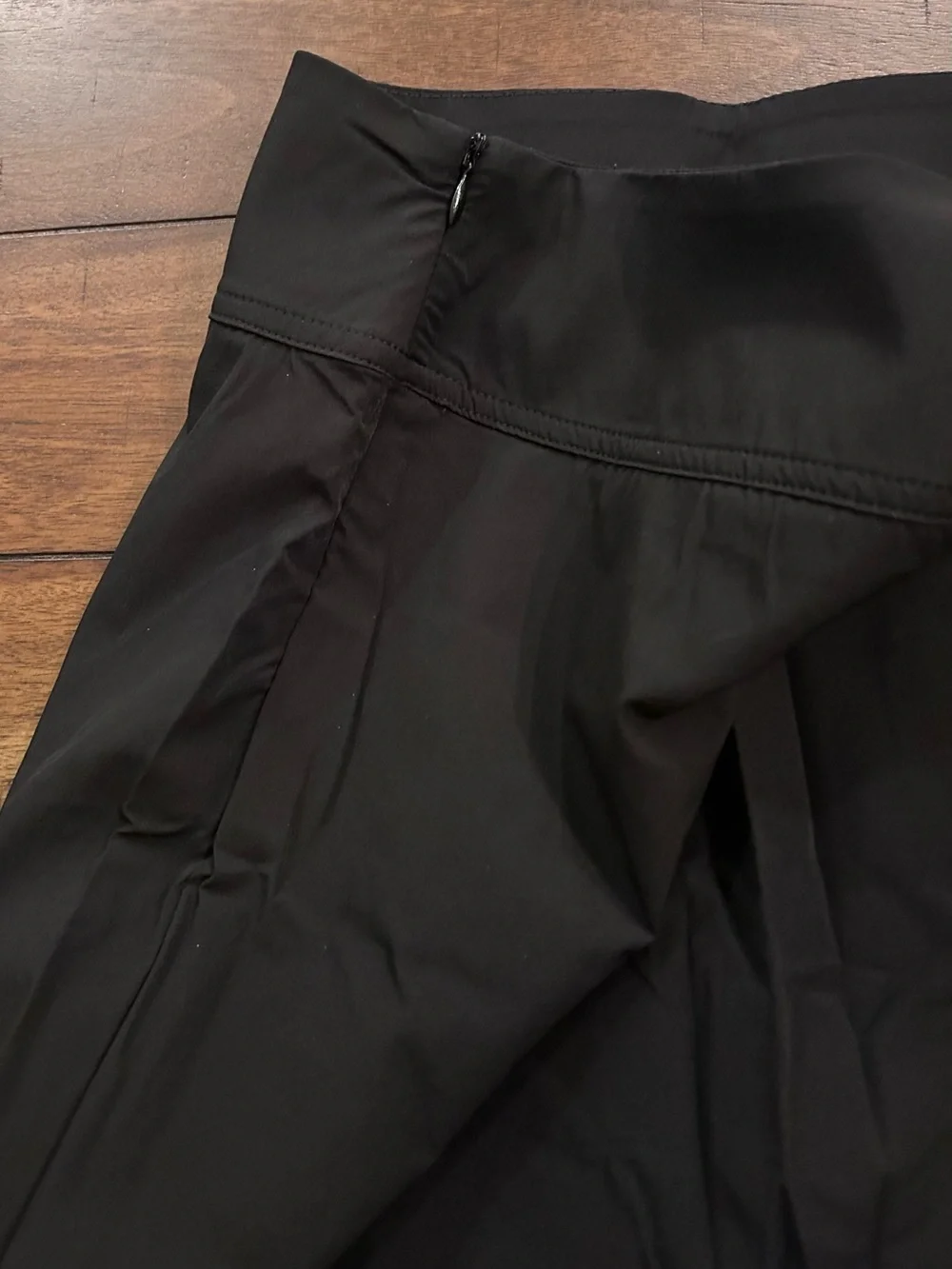 Halara SoftlyZero Quick Dry High Rise Tummy Control Mini Skirt Small Black NEW